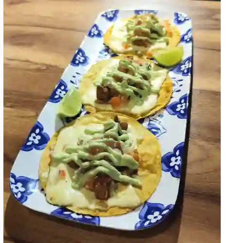 3 Tacos de Chicharron