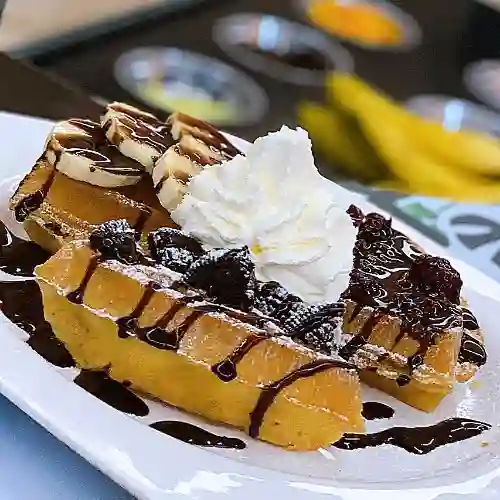 Waffle Banano Oreo + Chocolate Hersheys