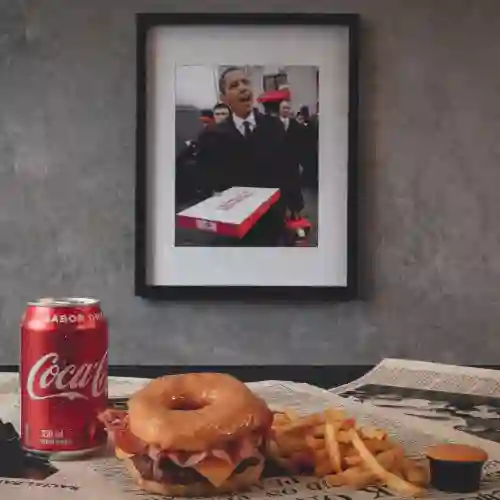 Sugar Rush Burger + Papas a la Francesa.