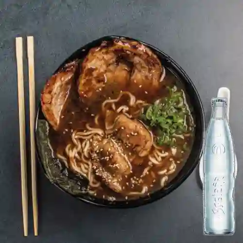 Combo Sopa Ramen Red Miso Grande + Bretaña 350 ml