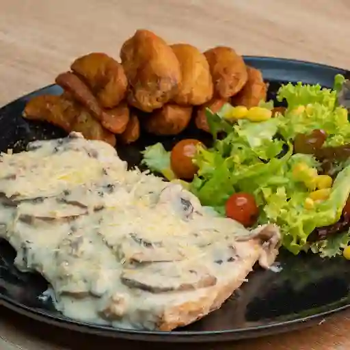 Pollo En Salsa De Champinones
