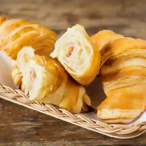 Croissant de jamón y queso