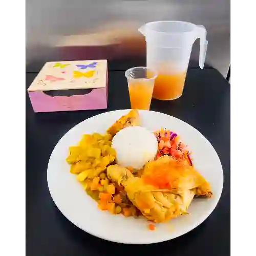 Pollo en Salsa con Verdura Caliente