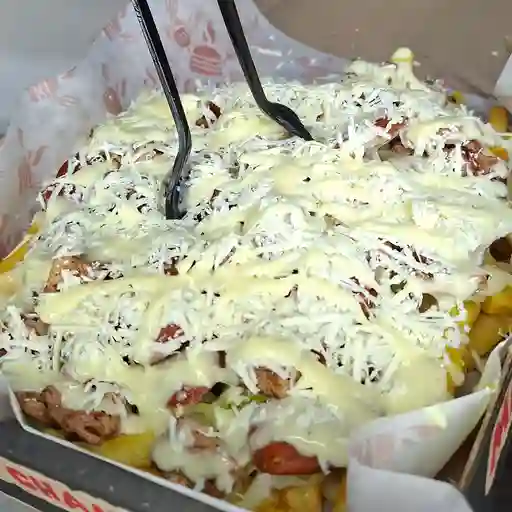 Salchipapa americana