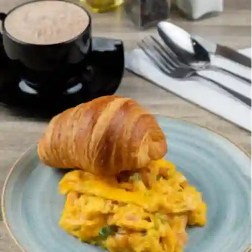 Huevos, Chocolate O Café, Pan y Queso C2