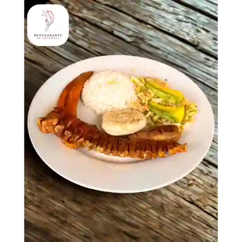 Almuerzo Casero Chicharrón
