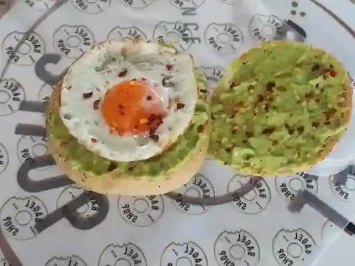 Tostadas de Aguacate