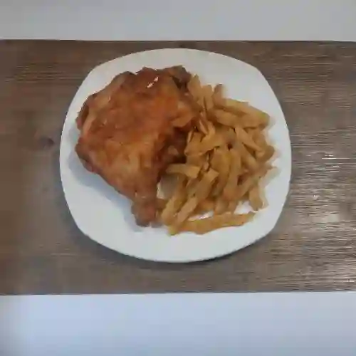 ¼ de Pollo Frito y Papas