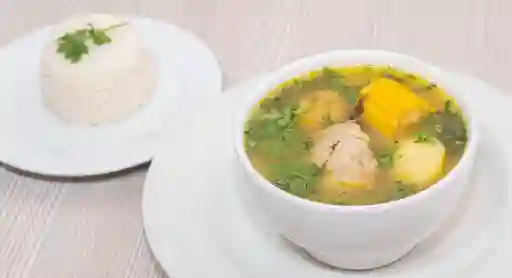 Paga 2 Lleve 3 Sopas de Pollo Grandes 24 OZ