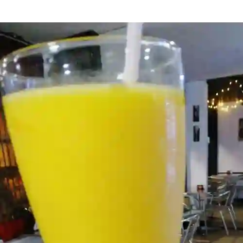 Jugo de Maracumango en Leche 16 Oz