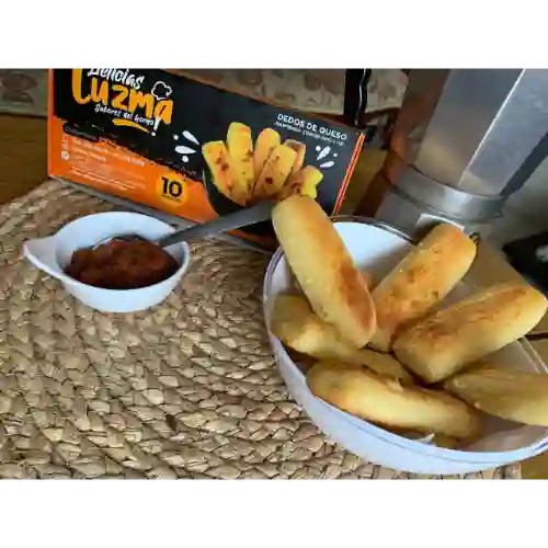 Dedos harina de maíz y queso tradiciona