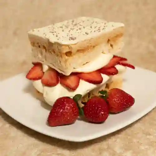 Medio Merengón de Fresa