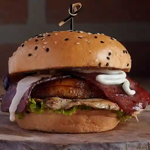 Hamburguesa Pollo y Maduro