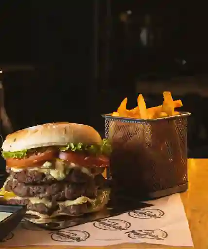 Hamburguesa Triple en Combo