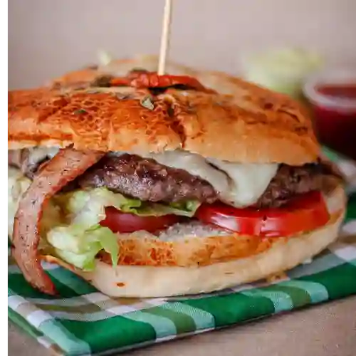 Hamburguesa Gourmet+ Papas + Pepsi 500ml