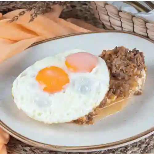 Huevos Montado de Carne