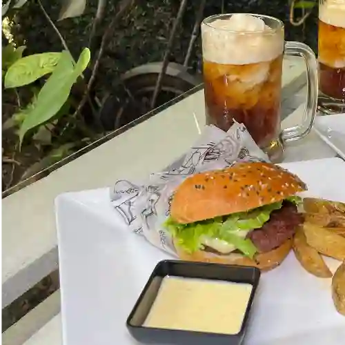 Hamburguesa + Papa en Casco + Te Helado