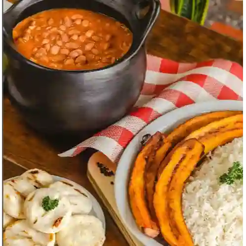 Frijolada Asados la 80 con Cañón