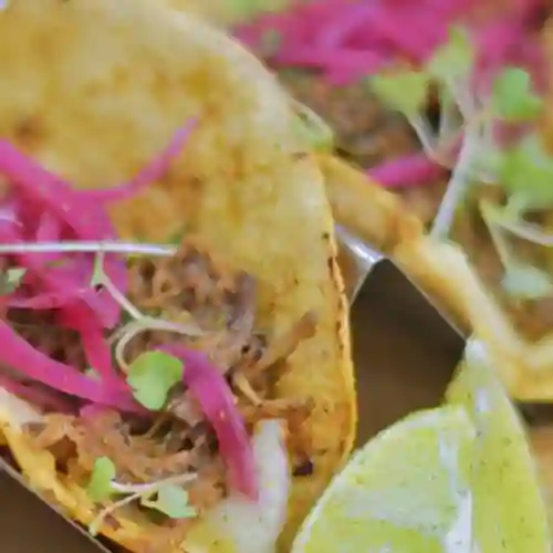 Tacos de Pollo Chipotle