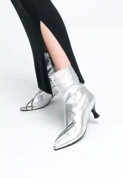 Botas Daniela Salcedo Plata Talla 38 Arkitect