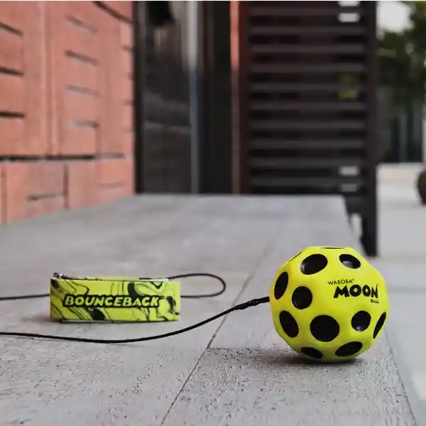 Waboba Pelota Con Correa Moon Amarillo