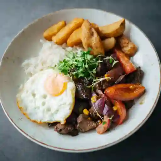 Lomo saltado