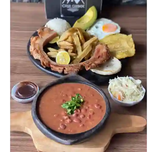 Cazuela Montañera+chicharr+chorizo+bande