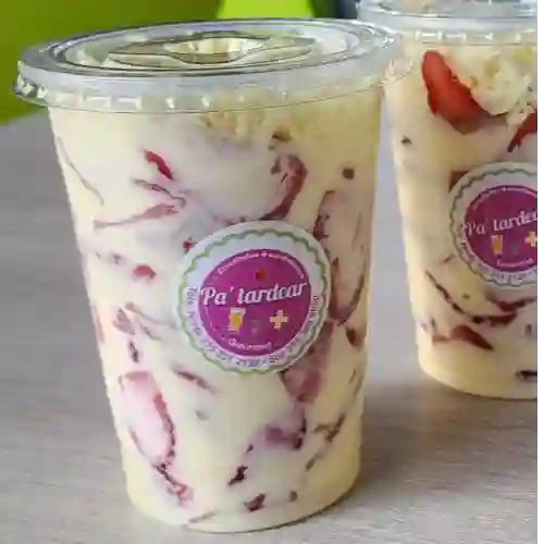 Fresas con Crema y Queso Mozarella