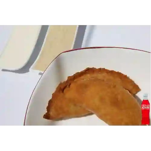 Combo Empanada Árabe Pollo X3 + Kola Roman 500 ml