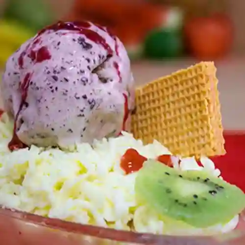 Ensalada de Frutas con Helado Personal