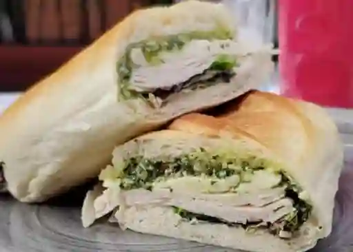 Sándwich Pavo, Mozzarella y Pesto