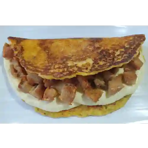 Cachapa de Queso y Chicharrón