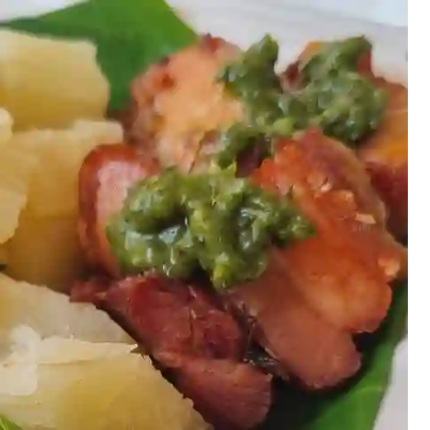 Chicharrón con Yuca