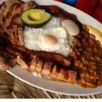 Bandeja Típica Montañera