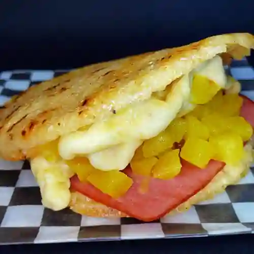 Arepa Hawaiana