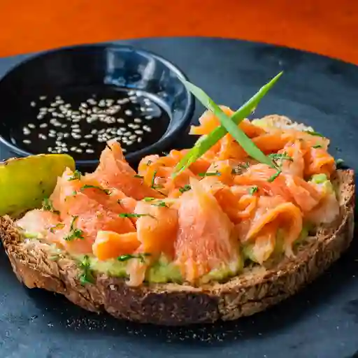 Tostadas salmon ahumado