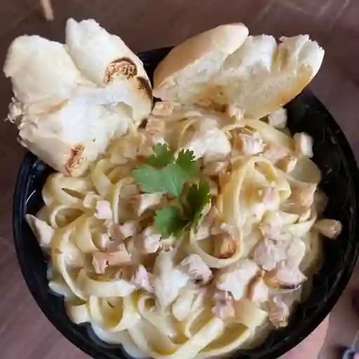 Pastas con Pollo en Salsa Blanca