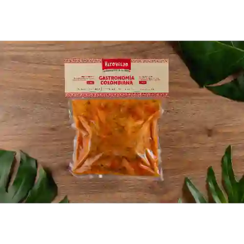 En casa sobrebarriga en salsa criolla