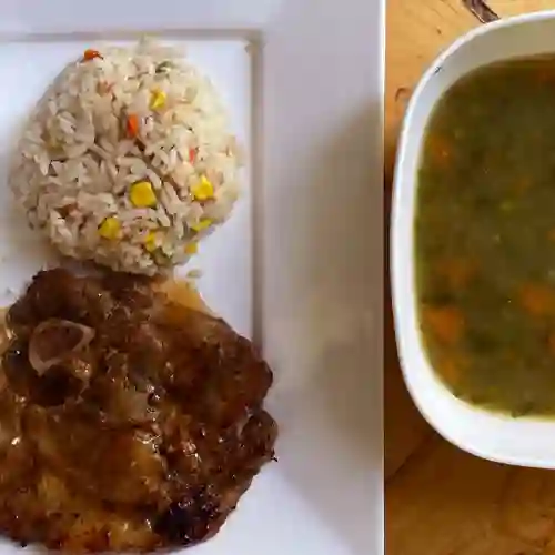 Cerdo en Salsa de Corozo