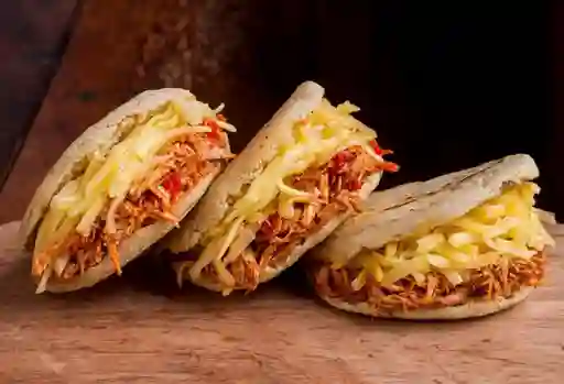 Arepa Cochinita