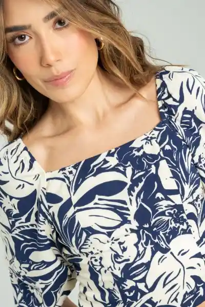 Blusa Nichols Color Azul Oscuro Talla XS Ragged
