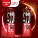 Colgate Cepillo Dental Luminous White Lovers Café