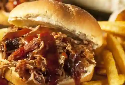 Burguer Desmechada con Papas