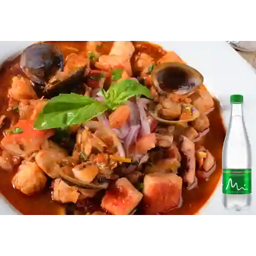 Combo Parihuela de Mariscos + Manantial con Gas 600 ml