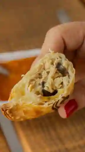 Empanada Pollo Champiñones