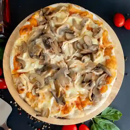 Pizza pollo champiñón