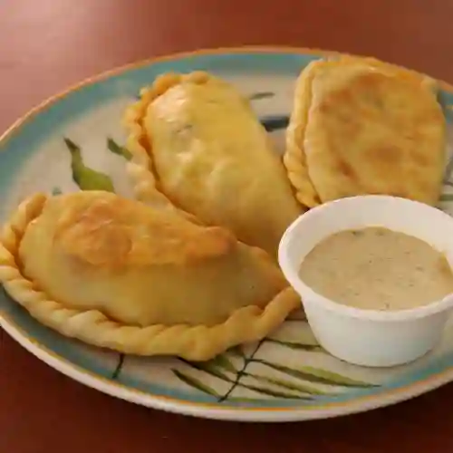 5 Empanadas Hawaianas