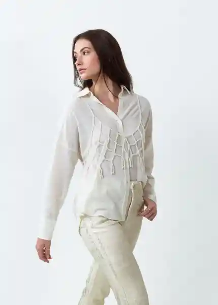 Camisa Raisa Crudo Puro Claro Talla XS 019F323 Naf Naf