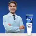 Crema Dental Oral-B 100% De Tu Boca* Cuidada Encías más Saludables en 2 semanas Combate la formación de caries desde la raíz 66ml