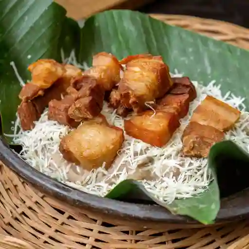 Mote con chicharrón